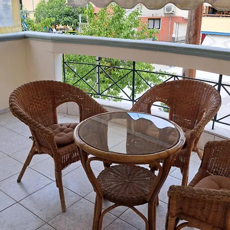 Danis Apartament Néa Péramos