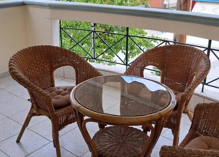 Danis Apartman Néa Péramos