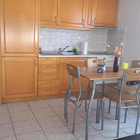 Danis * Néa Péramos