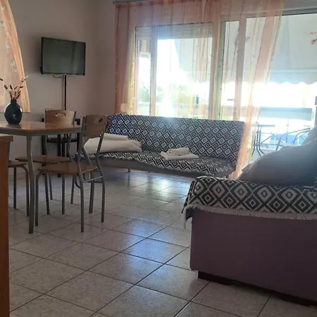 דירה Danis Néa Péramos